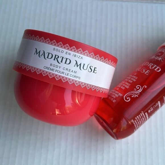 Moisturizing Cream and Body Oil Set - Red - Picture 11 of 12